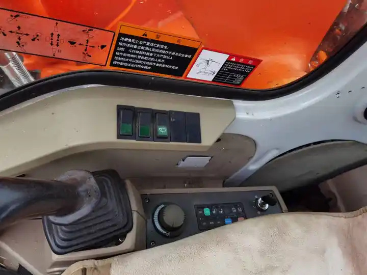 Excellent ConditionUsed Excavator Doosan Dh220 ,Nice Performance 22ton Used Excavator Dh220-7 At Low Price For Sale - Ερπυστριοφόρος εκσκαφέας: φωτογραφία 4 Excellent ConditionUsed Excavator Doosan Dh220 ,Nice Performance 22ton Used Excavator Dh220-7 At Low Price For Sale - Ερπυστριοφόρος εκσκαφέας: φωτογραφία 4