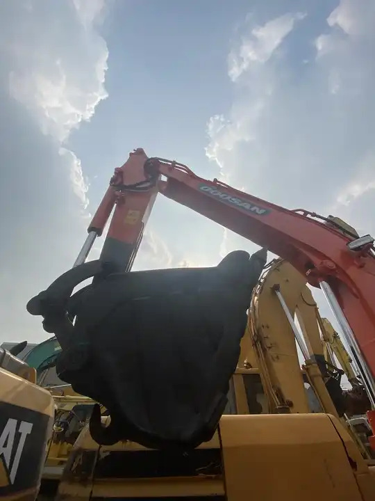 High Quality Secondhand Small Excavator Doosan Dx60 Dx75 Korea Origin Mini Excavator Machine Good Price For Guyana - Ερπυστριοφόρος εκσκαφέας: φωτογραφία 5 High Quality Secondhand Small Excavator Doosan Dx60 Dx75 Korea Origin Mini Excavator Machine Good Price For Guyana - Ερπυστριοφόρος εκσκαφέας: φωτογραφία 5