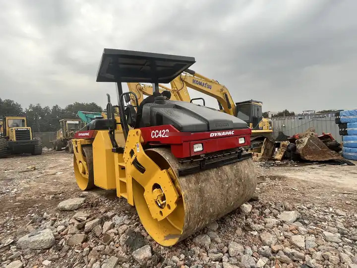 High Quality Used Industrial Compactor Machine Dynapac Cc 422 Hydraulic Vibrating Road Roller For Sale With High Quality - Ασφαλτικός οδοστρωτήρας: φωτογραφία 3 High Quality Used Industrial Compactor Machine Dynapac Cc 422 Hydraulic Vibrating Road Roller For Sale With High Quality - Ασφαλτικός οδοστρωτήρας: φωτογραφία 3