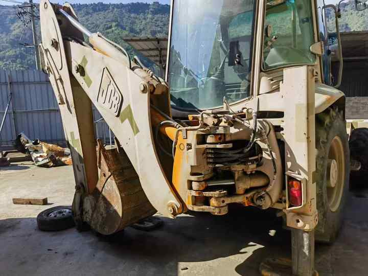 Hot sale Backhoe loader JCB 3CX 4*4 tlb loader UKmade, used cheap JCB 3CX retro loader and digger in good condition - Φορτωτής εκσκαφέας: φωτογραφία 4 Hot sale Backhoe loader JCB 3CX 4*4 tlb loader UKmade, used cheap JCB 3CX retro loader and digger in good condition - Φορτωτής εκσκαφέας: φωτογραφία 4