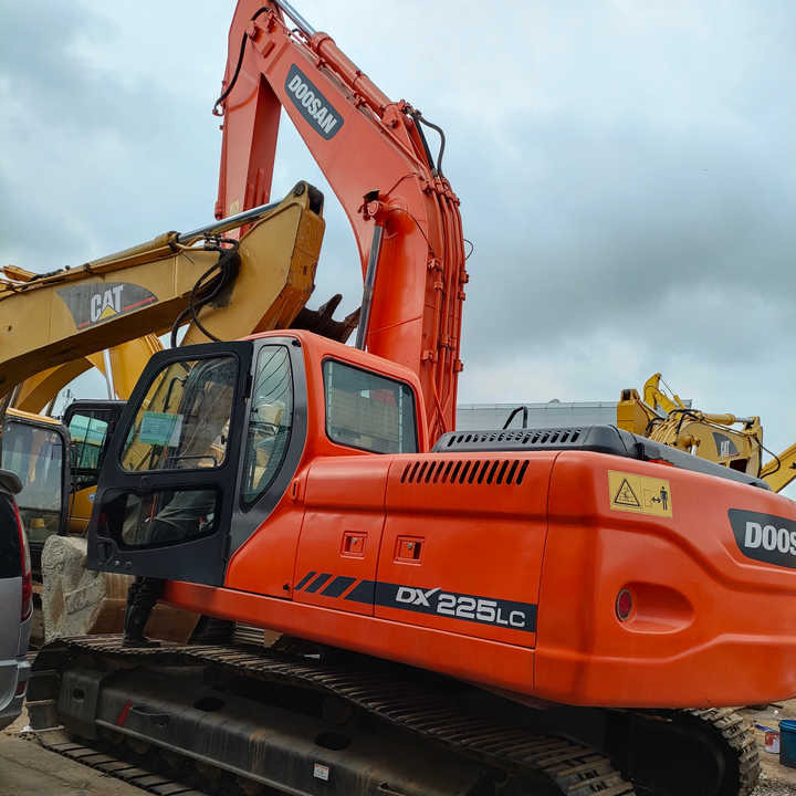 Hydraulic Excavator Doosan DX225LC and More Used Excavator from Korea - Ερπυστριοφόρος εκσκαφέας: φωτογραφία 1 Hydraulic Excavator Doosan DX225LC and More Used Excavator from Korea - Ερπυστριοφόρος εκσκαφέας: φωτογραφία 1