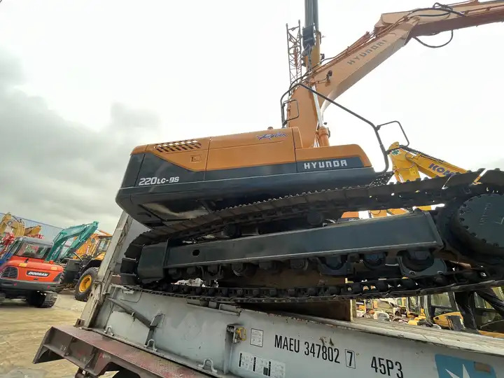 Ερπυστριοφόρος εκσκαφέας Hyundai 220-9 Used Excavator,Heavy-duty Original Korea Hyundai 220lc-9s,22t Excavator For Sale in Shanghai: φωτογραφία 7