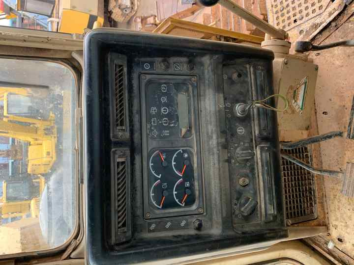 Japan Imported Caterpillar D7R Bulldozer Japan Original Cat D7G D7R D9n D8r Used Bulldozers - Μπουλντόζα: φωτογραφία 5 Japan Imported Caterpillar D7R Bulldozer Japan Original Cat D7G D7R D9n D8r Used Bulldozers - Μπουλντόζα: φωτογραφία 5