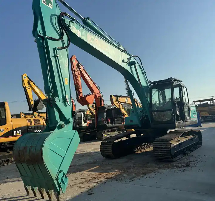 Japan Surplus Construction Excavator Kobelco Sk210 Sk230 Crawler Excavator With Hammer Pipe In Shanghai - Ερπυστριοφόρος εκσκαφέας: φωτογραφία 3 Japan Surplus Construction Excavator Kobelco Sk210 Sk230 Crawler Excavator With Hammer Pipe In Shanghai - Ερπυστριοφόρος εκσκαφέας: φωτογραφία 3