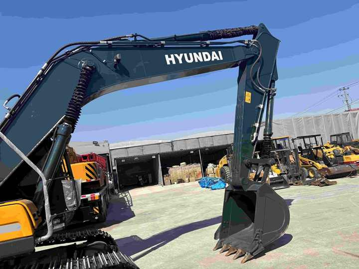 Less Hour 22 Tons Korea Original Used Hyundai 220LC-9S 225LC-9T Excavator for Sale - Εκσκαφέας: φωτογραφία 4 Less Hour 22 Tons Korea Original Used Hyundai 220LC-9S 225LC-9T Excavator for Sale - Εκσκαφέας: φωτογραφία 4