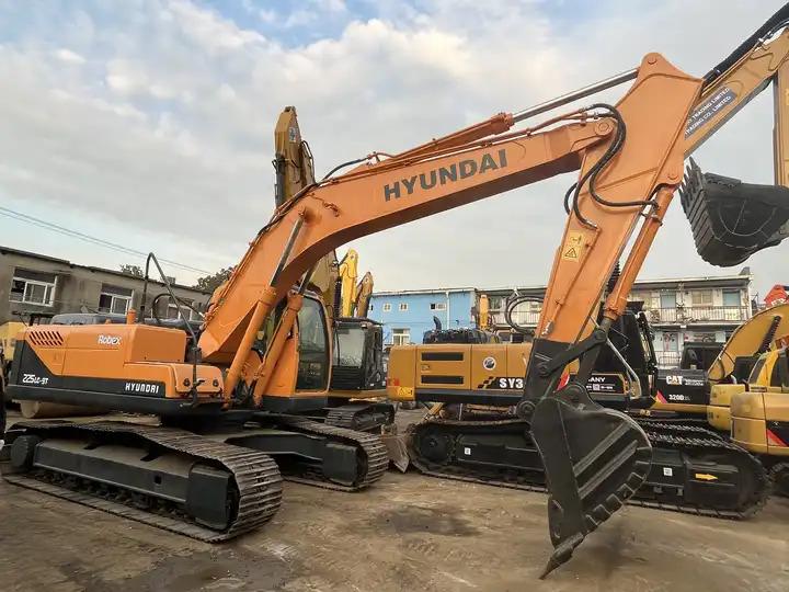 Original Used Excavators Hyundai 225LC-9 for Sale - Ερπυστριοφόρος εκσκαφέας: φωτογραφία 3 Original Used Excavators Hyundai 225LC-9 for Sale - Ερπυστριοφόρος εκσκαφέας: φωτογραφία 3