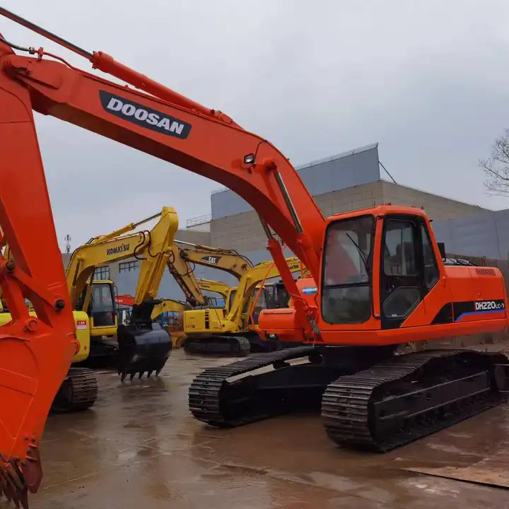 Used Doosan DH220-7 excavator on sale with manual engine made in Korea - Ερπυστριοφόρος εκσκαφέας: φωτογραφία 2 Used Doosan DH220-7 excavator on sale with manual engine made in Korea - Ερπυστριοφόρος εκσκαφέας: φωτογραφία 2