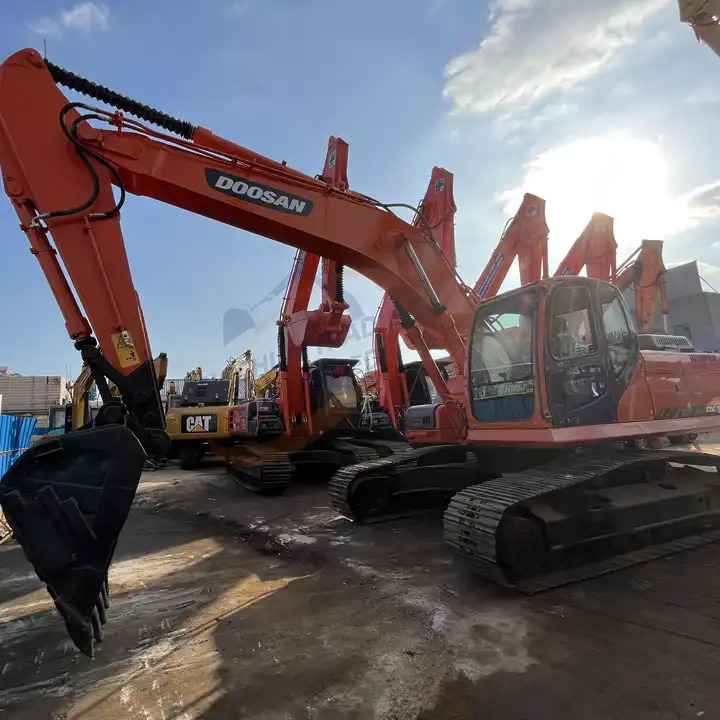 Used Doosan Dx300 Excavator Heavy Large Construction Equipment With Good Condition Original Korea For Sale - Ερπυστριοφόρος εκσκαφέας: φωτογραφία 2 Used Doosan Dx300 Excavator Heavy Large Construction Equipment With Good Condition Original Korea For Sale - Ερπυστριοφόρος εκσκαφέας: φωτογραφία 2