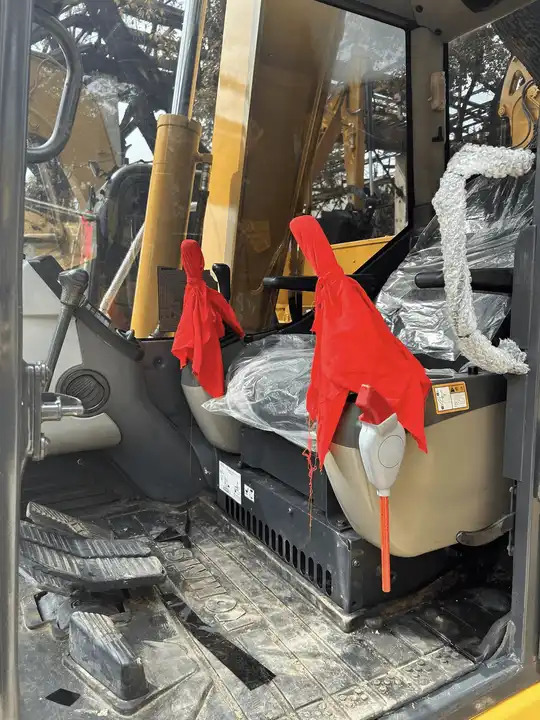 Used Komatsu PC 60-7 with Good Condition in Shanghai - Εκσκαφέας: φωτογραφία 4 Used Komatsu PC 60-7 with Good Condition in Shanghai - Εκσκαφέας: φωτογραφία 4