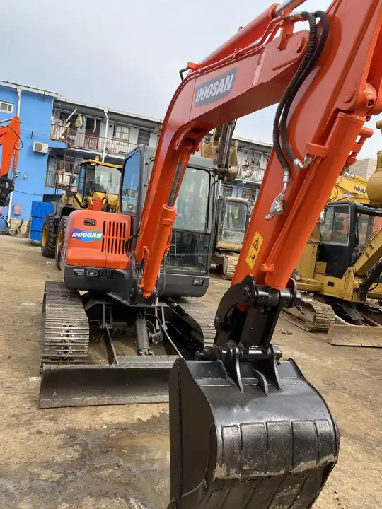 Used excavator Doosan DX60 with excellent working condition on sale Used Doosan DX60 excavator, Doosan DX60 mini excavators - Ερπυστριοφόρος εκσκαφέας: φωτογραφία 3 Used excavator Doosan DX60 with excellent working condition on sale Used Doosan DX60 excavator, Doosan DX60 mini excavators - Ερπυστριοφόρος εκσκαφέας: φωτογραφία 3