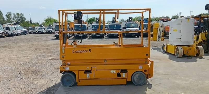Haulotte Compact 8 - 8m, electric - Ψαλιδωτό ανυψωτικό: φωτογραφία 5 Haulotte Compact 8 - 8m, electric - Ψαλιδωτό ανυψωτικό: φωτογραφία 5