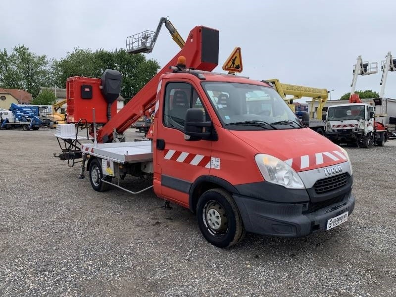 Iveco Daily GSR E179T - 17,1m - 200 kg - Φορτηγό με εναέρια πλατφόρμα: φωτογραφία 1 Iveco Daily GSR E179T - 17,1m - 200 kg - Φορτηγό με εναέρια πλατφόρμα: φωτογραφία 1