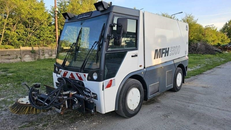Mfh 5500 sweeper - with air conditionier - Σάρωθρο δρόμων: φωτογραφία 2 Mfh 5500 sweeper - with air conditionier - Σάρωθρο δρόμων: φωτογραφία 2