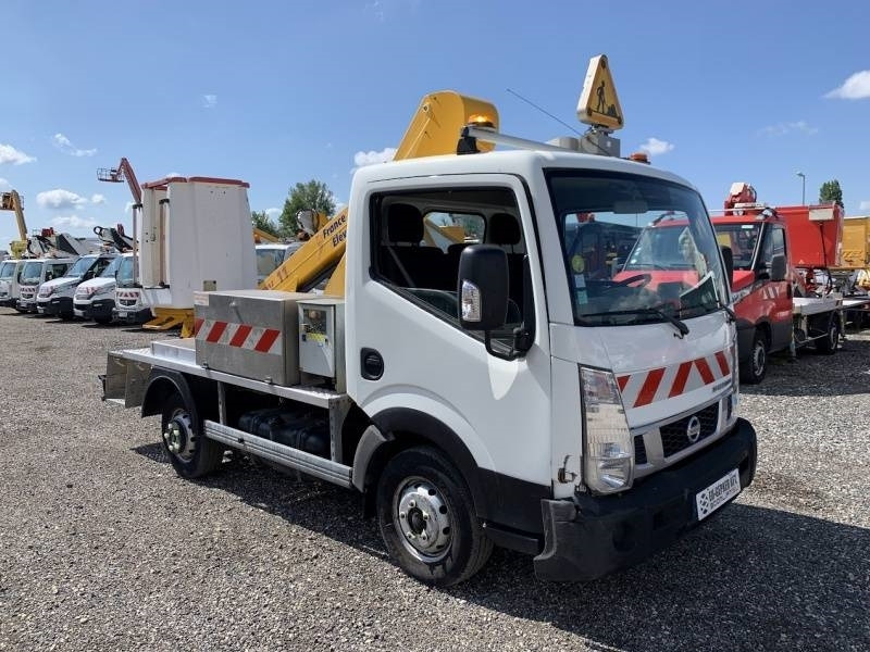 Nissan Cabstar France Elevateur Topy 11 - 11 m - Φορτηγό με εναέρια πλατφόρμα: φωτογραφία 1 Nissan Cabstar France Elevateur Topy 11 - 11 m - Φορτηγό με εναέρια πλατφόρμα: φωτογραφία 1