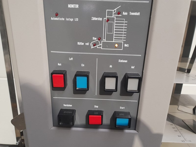 Horizon AC-8000 S | collator | 8 stations | 1992 - Εκτυπωτική μηχανή: φωτογραφία 3 Horizon AC-8000 S | collator | 8 stations | 1992 - Εκτυπωτική μηχανή: φωτογραφία 3