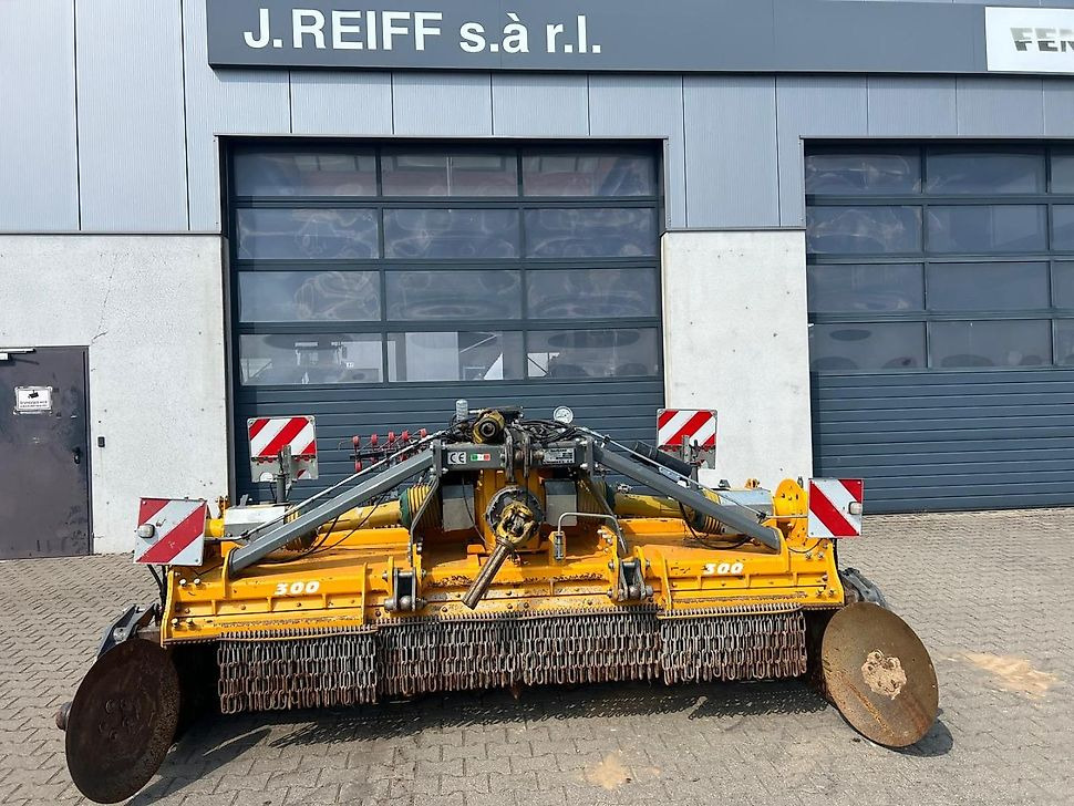 J.Reiff Sarl
Herr Stefan Neukirch - 77 Z.I in den - Μηχανή οργώματος: φωτογραφία 1 J.Reiff Sarl
Herr Stefan Neukirch - 77 Z.I in den - Μηχανή οργώματος: φωτογραφία 1