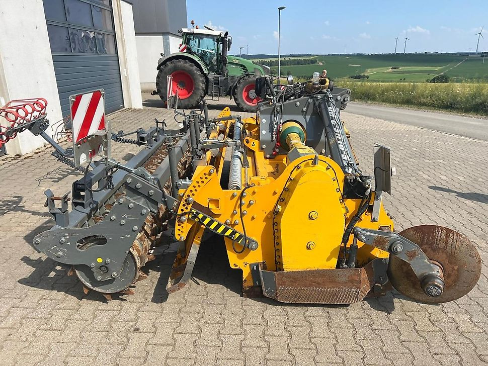 J.Reiff Sarl
Herr Stefan Neukirch - 77 Z.I in den - Μηχανή οργώματος: φωτογραφία 3 J.Reiff Sarl
Herr Stefan Neukirch - 77 Z.I in den - Μηχανή οργώματος: φωτογραφία 3