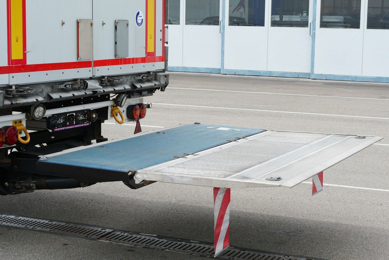 Επικαθήμενο κουρτίνα Schmitz Cargobull SCS 24/ LBW 2000 kg / RUNGENTASCHEN / HUBDACH: φωτογραφία 21