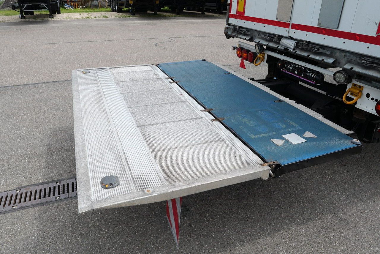 Επικαθήμενο κουρτίνα Schmitz Cargobull SCS 24/ LBW 2000 kg / RUNGENTASCHEN / HUBDACH: φωτογραφία 19