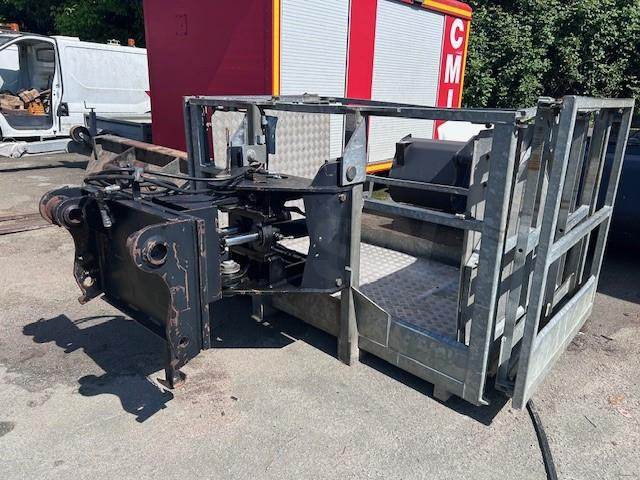 Ανυψωτικό στενών δρόμων Manitou MT1840A 4 ROUES MOTRICES: φωτογραφία 8 Ανυψωτικό στενών δρόμων Manitou MT1840A 4 ROUES MOTRICES: φωτογραφία 8