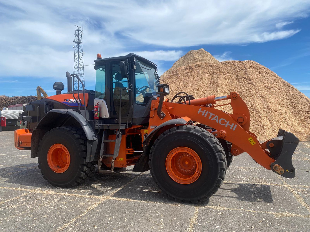 HITACHI ZW250-6 - Ελαστιχοφόρος φορτωτής: φωτογραφία 2 HITACHI ZW250-6 - Ελαστιχοφόρος φορτωτής: φωτογραφία 2