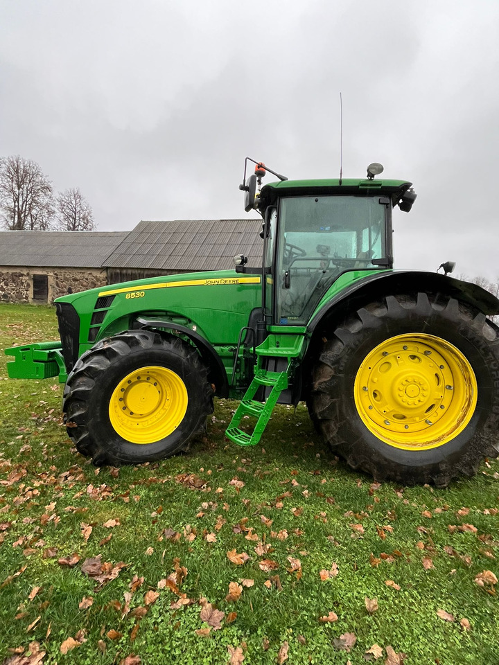 John Deere 8530 - Τρακτέρ: φωτογραφία 1 John Deere 8530 - Τρακτέρ: φωτογραφία 1