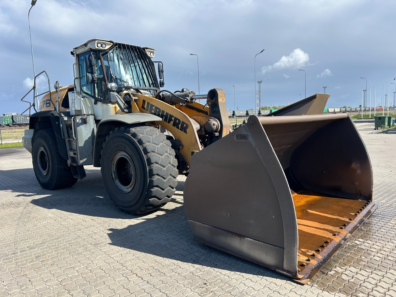 LIEBHERR L576 - Ελαστιχοφόρος φορτωτής: φωτογραφία 2 LIEBHERR L576 - Ελαστιχοφόρος φορτωτής: φωτογραφία 2