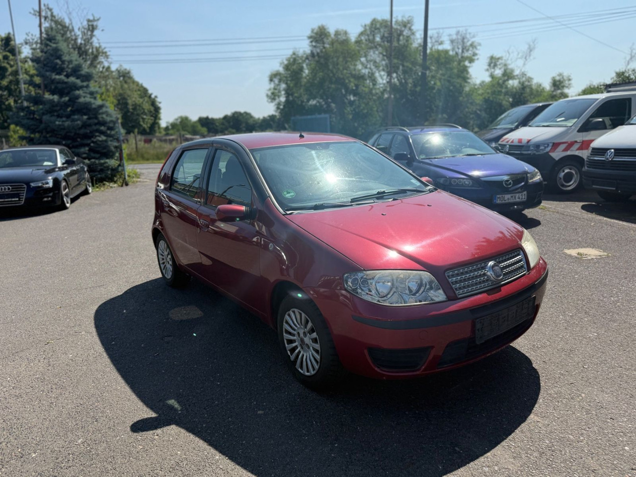 Fiat Punto Aktueller HU Motorschaden - Λιμουζίνα/ Sedan: φωτογραφία 2 Fiat Punto Aktueller HU Motorschaden - Λιμουζίνα/ Sedan: φωτογραφία 2
