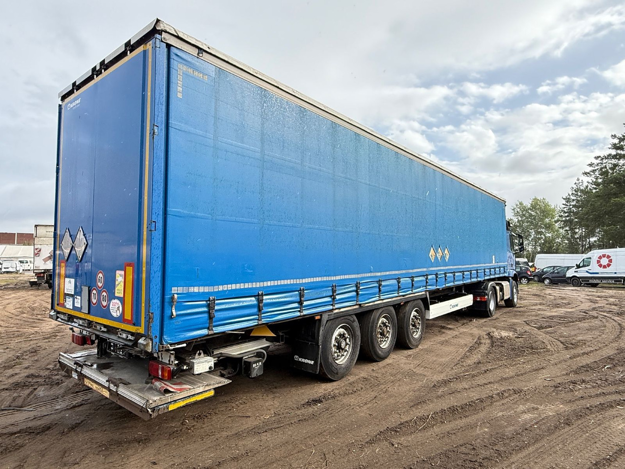 Krone SD mit Faltbare Ladebordwand - Επικαθήμενο κουρτίνα: φωτογραφία 5 Krone SD mit Faltbare Ladebordwand - Επικαθήμενο κουρτίνα: φωτογραφία 5