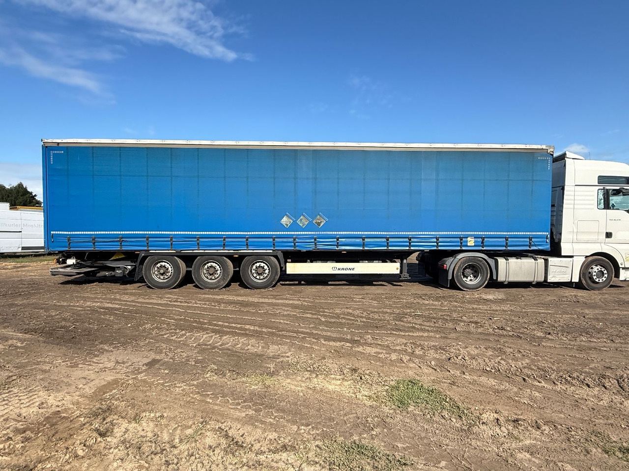 Krone SD mit Faltbare Ladebordwand - Επικαθήμενο κουρτίνα: φωτογραφία 3 Krone SD mit Faltbare Ladebordwand - Επικαθήμενο κουρτίνα: φωτογραφία 3