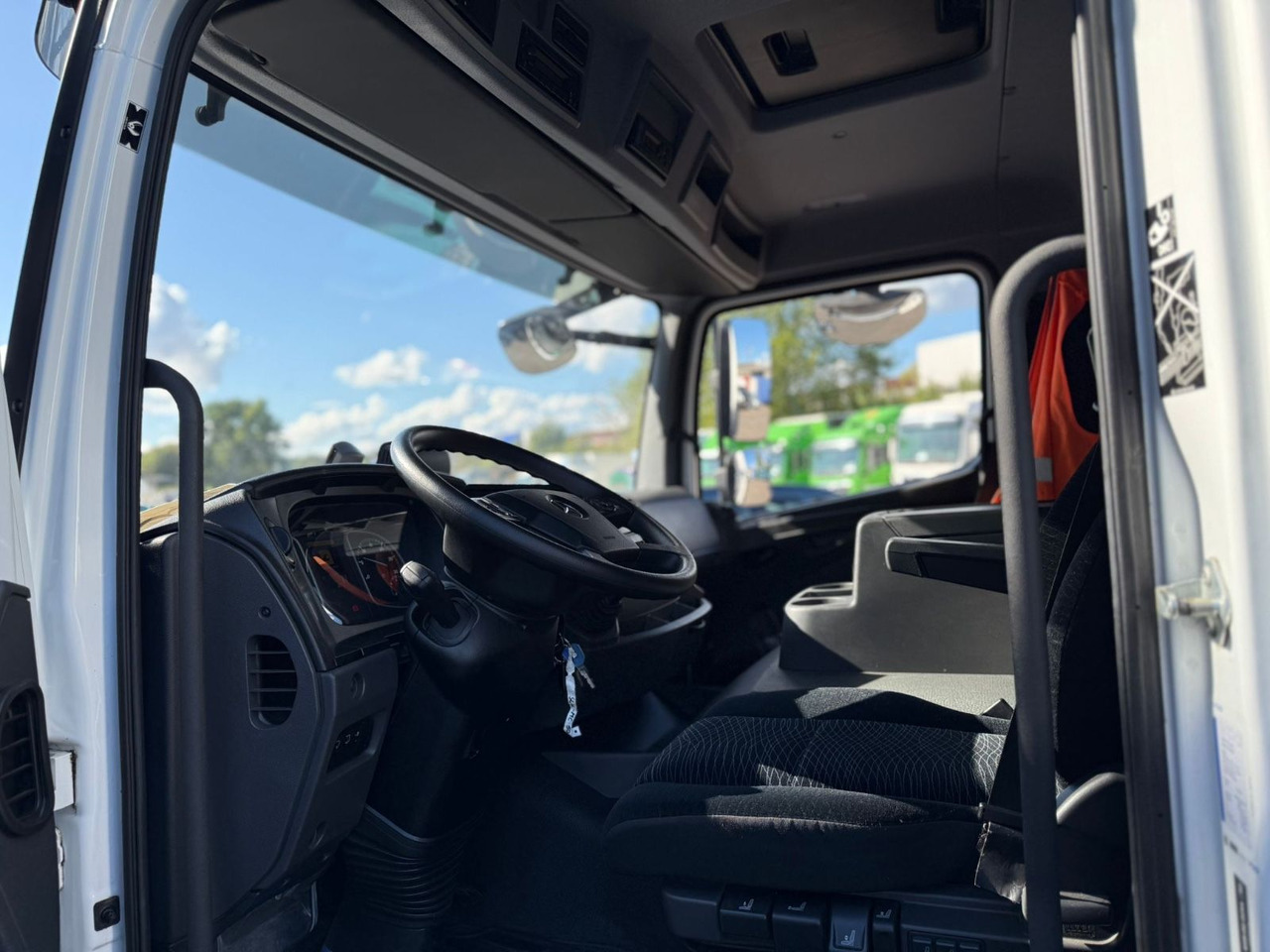 Φορτηγό μουσαμάς Mercedes-Benz Atego 1224 OM936 4x2 18 TKM: φωτογραφία 12