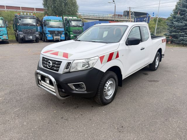 Nissan Navara NP300 Visia King Cab 4x4 - SUV: φωτογραφία 3 Nissan Navara NP300 Visia King Cab 4x4 - SUV: φωτογραφία 3