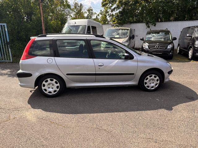 Peugeot 206 SW Grand Filou Cool - Station wagon: φωτογραφία 5 Peugeot 206 SW Grand Filou Cool - Station wagon: φωτογραφία 5