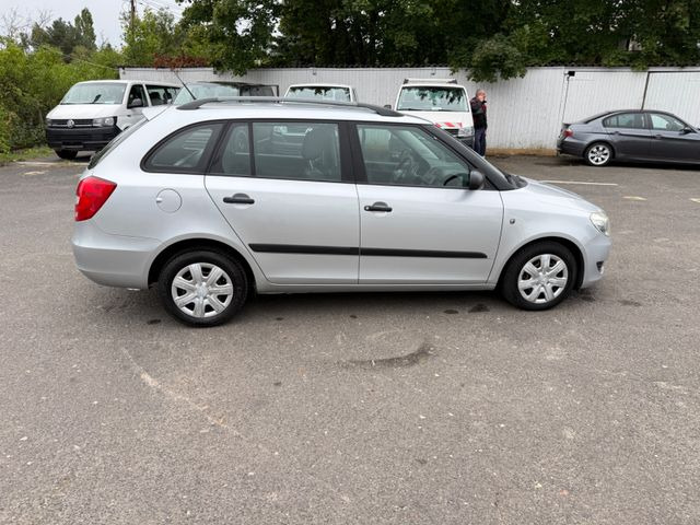 Skoda Fabia Combi Cool Edition - Station wagon: φωτογραφία 4 Skoda Fabia Combi Cool Edition - Station wagon: φωτογραφία 4