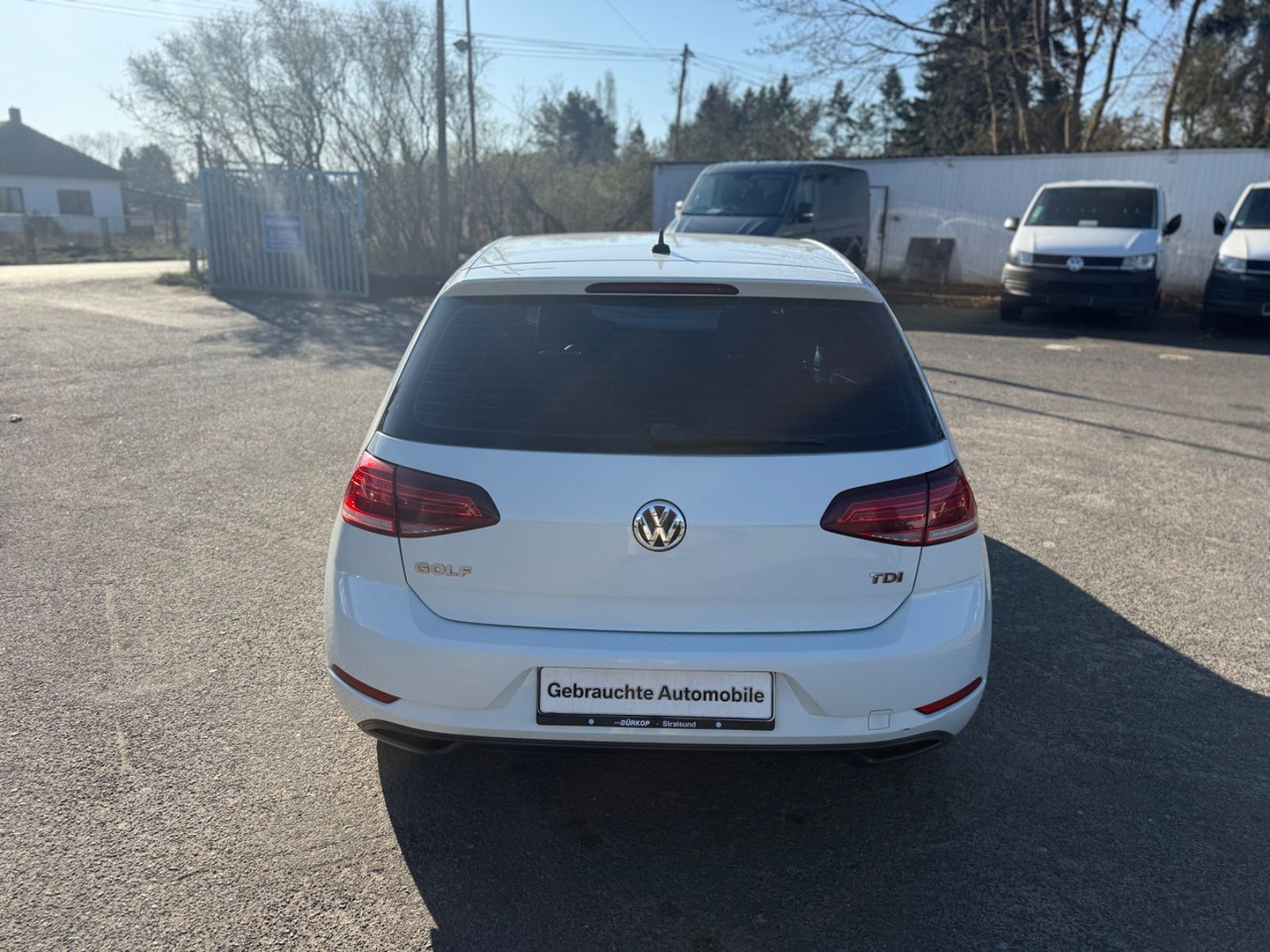 Volkswagen Golf VII Lim. Trendline BMT/Start-Stopp - Hatchback: φωτογραφία 4 Volkswagen Golf VII Lim. Trendline BMT/Start-Stopp - Hatchback: φωτογραφία 4