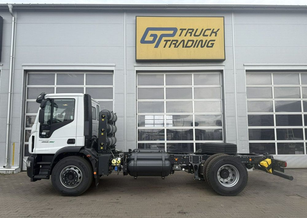 Iveco EuroCargo CNG - Φορτηγό μεταφοράς εμπορευματοκιβωτίων/ Κινητό αμάξωμα: φωτογραφία 2 Iveco EuroCargo CNG - Φορτηγό μεταφοράς εμπορευματοκιβωτίων/ Κινητό αμάξωμα: φωτογραφία 2