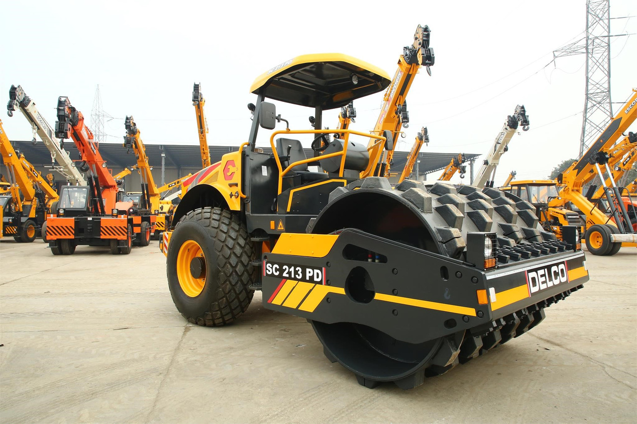 Καινούριο Οδοστρωτήρας DELCO SC213PD: φωτογραφία 1