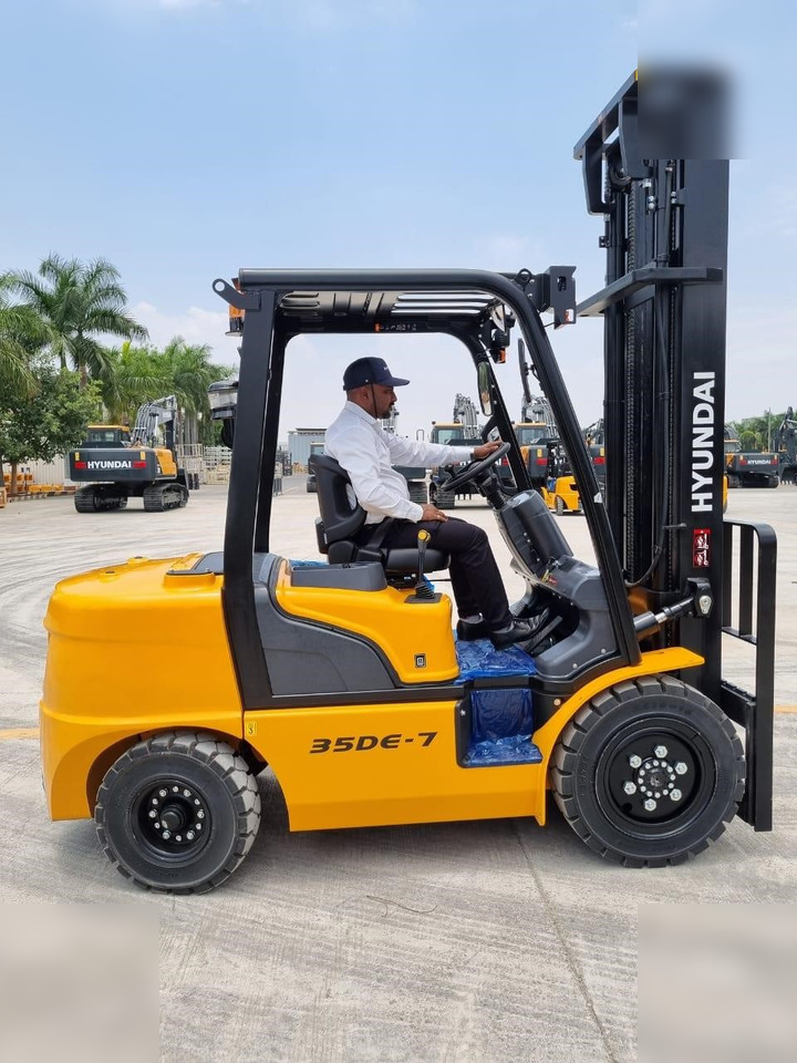 HYUNDAI 35DE-7 - Περονοφόρο όχημα: φωτογραφία 2 HYUNDAI 35DE-7 - Περονοφόρο όχημα: φωτογραφία 2