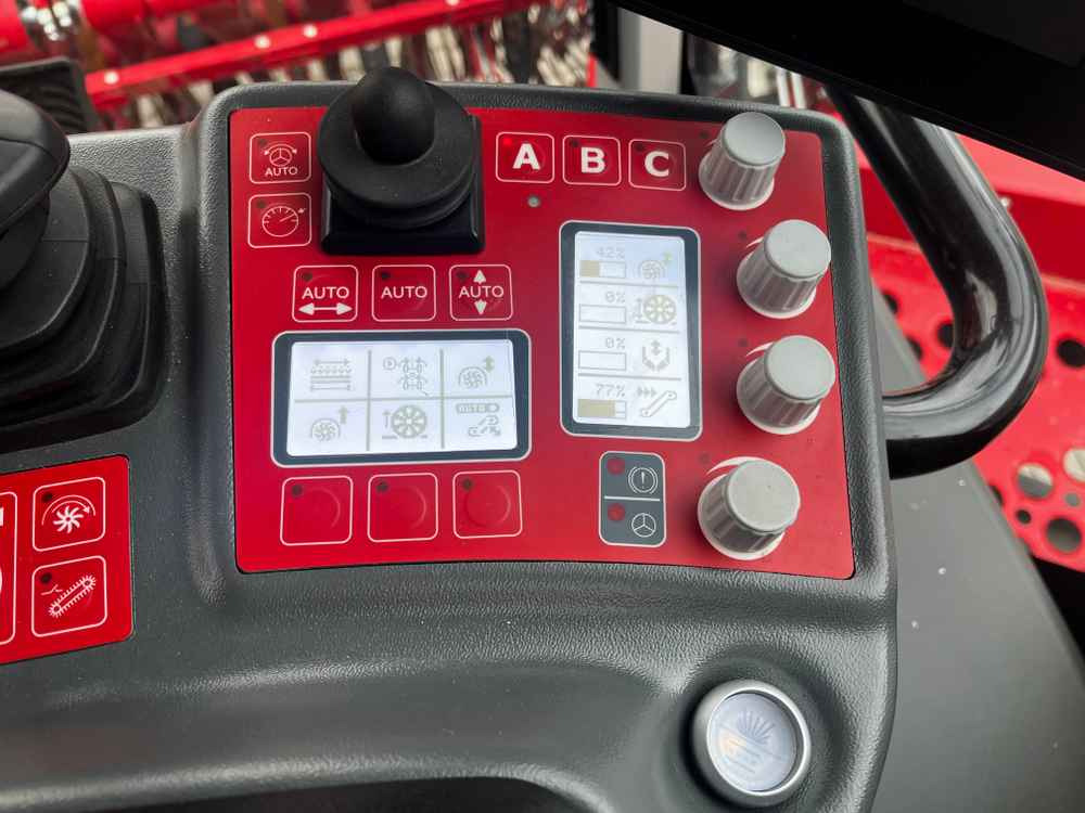 Grimme REXOR 6300 Platinum - Θεριζοαλωνιστική μηχανή τεύτλων: φωτογραφία 3 Grimme REXOR 6300 Platinum - Θεριζοαλωνιστική μηχανή τεύτλων: φωτογραφία 3