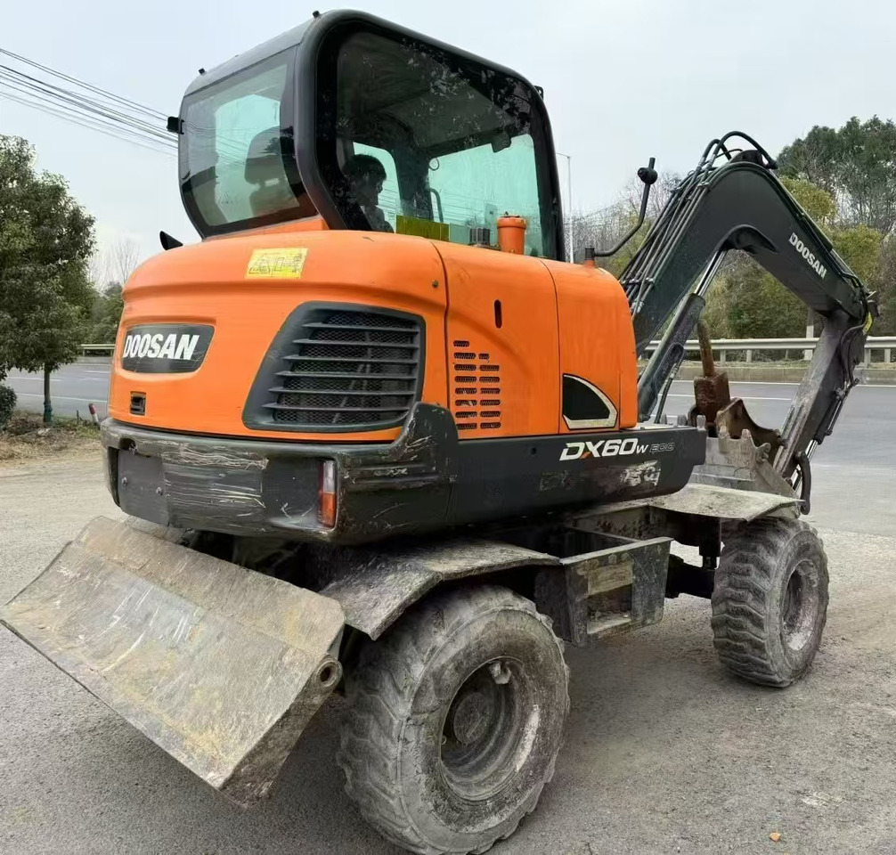 Doosan DX60 - Τροχοφόρος εκσκαφέας: φωτογραφία 3 Doosan DX60 - Τροχοφόρος εκσκαφέας: φωτογραφία 3