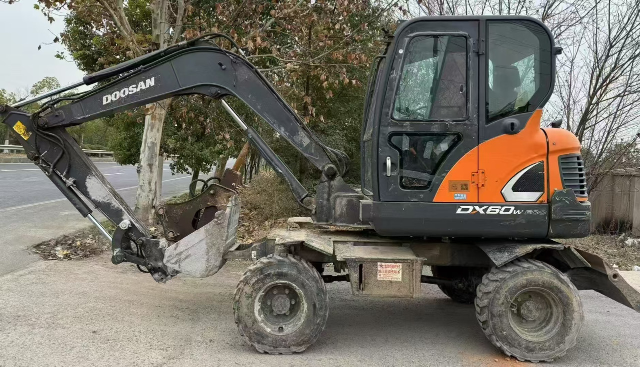Doosan DX60 - Τροχοφόρος εκσκαφέας: φωτογραφία 4 Doosan DX60 - Τροχοφόρος εκσκαφέας: φωτογραφία 4