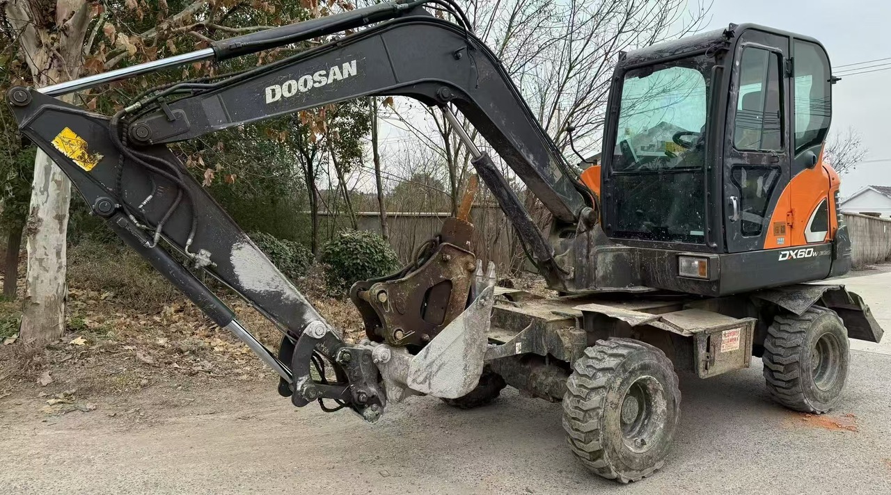Doosan DX60 - Τροχοφόρος εκσκαφέας: φωτογραφία 1 Doosan DX60 - Τροχοφόρος εκσκαφέας: φωτογραφία 1