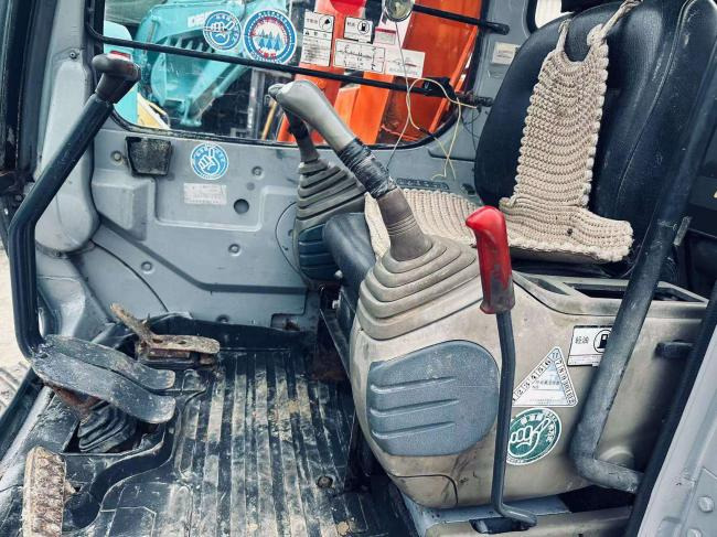 Hitachi EX60 - Ερπυστριοφόρος εκσκαφέας: φωτογραφία 2 Hitachi EX60 - Ερπυστριοφόρος εκσκαφέας: φωτογραφία 2