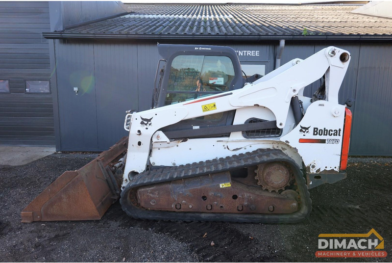 Bobcat T870 Bobcat T870 skidsteer on tracks - high flow - airco - high flow - TOP!! - Φορτωτής: φωτογραφία 1 Bobcat T870 Bobcat T870 skidsteer on tracks - high flow - airco - high flow - TOP!! - Φορτωτής: φωτογραφία 1