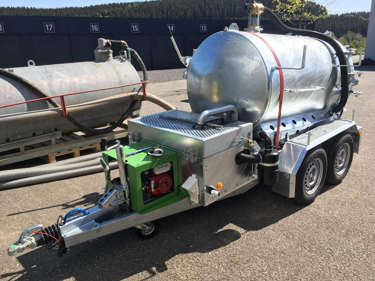 M-Vac 1,8m³ *Kippbar* Vakuum-Saugsystem / Saugfass / Sauganhänger / Saughänger M-Vac Reinigungskit - Όχημα εκκένωσης βόθρων: φωτογραφία 4 M-Vac 1,8m³ *Kippbar* Vakuum-Saugsystem / Saugfass / Sauganhänger / Saughänger M-Vac Reinigungskit - Όχημα εκκένωσης βόθρων: φωτογραφία 4