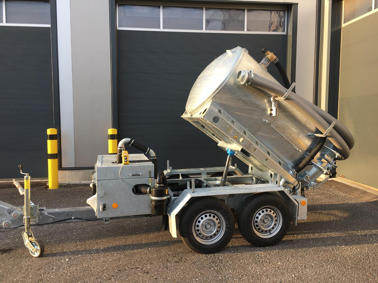 Vacuum system1500l / M-Vac 2000 - Όχημα εκκένωσης βόθρων: φωτογραφία 3 Vacuum system1500l / M-Vac 2000 - Όχημα εκκένωσης βόθρων: φωτογραφία 3