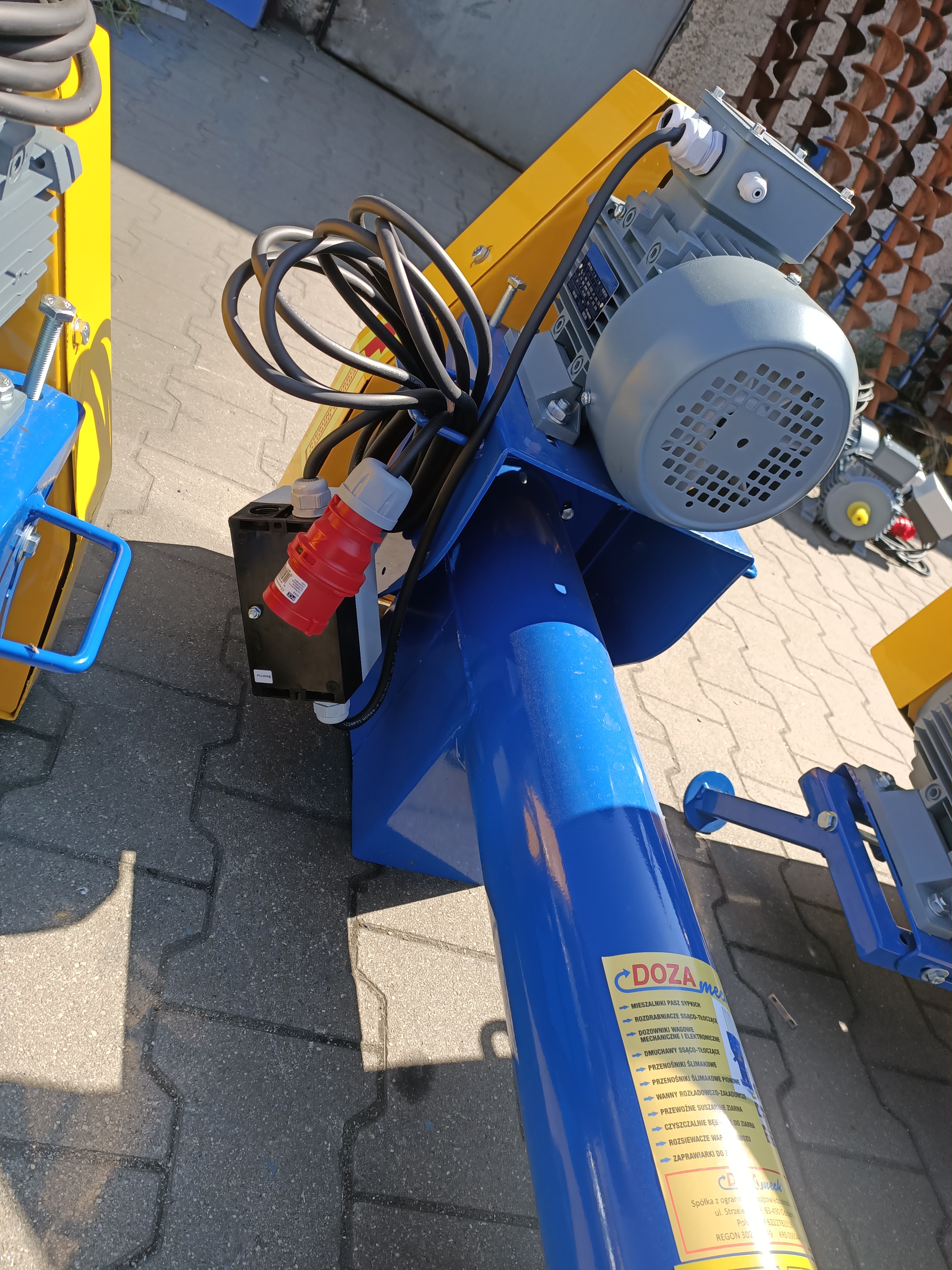 Dozamech Förderschnecke / Screw conveyor / Convoyeur a vis / Transportador de tornillo / Trasportatore a coclea / Шнековый конвейер / Przenośnik ślimakowy T-403 - Μεταφορική ταινία: φωτογραφία 5 Dozamech Förderschnecke / Screw conveyor / Convoyeur a vis / Transportador de tornillo / Trasportatore a coclea / Шнековый конвейер / Przenośnik ślimakowy T-403 - Μεταφορική ταινία: φωτογραφία 5