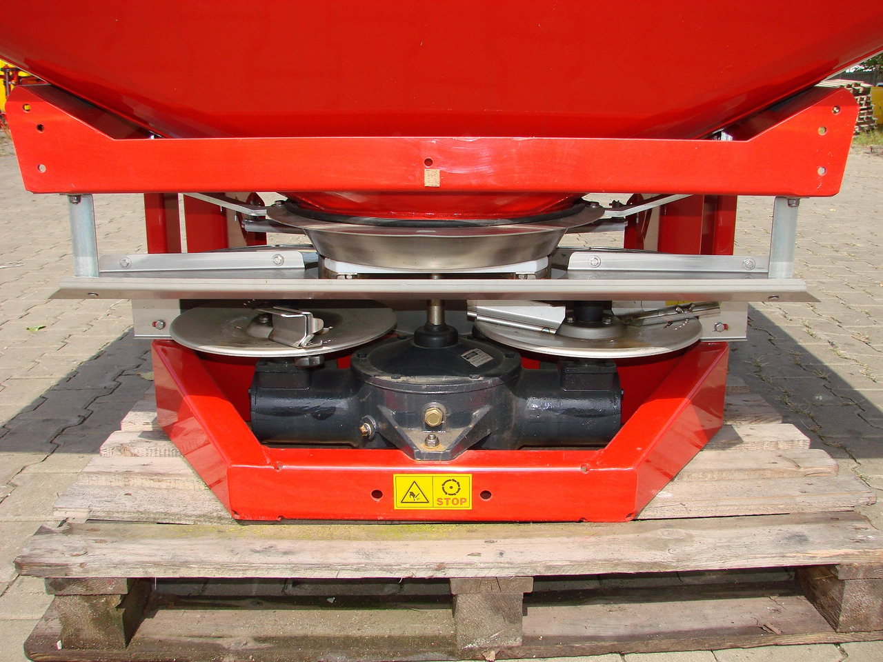 JAR-MET Düngerstreuer / Fertilizer spreader / Epandeur d'engrais / Rozsiewacz nawozów 1200 kg - Λιπασματοδιανομέας: φωτογραφία 5 JAR-MET Düngerstreuer / Fertilizer spreader / Epandeur d'engrais / Rozsiewacz nawozów 1200 kg - Λιπασματοδιανομέας: φωτογραφία 5