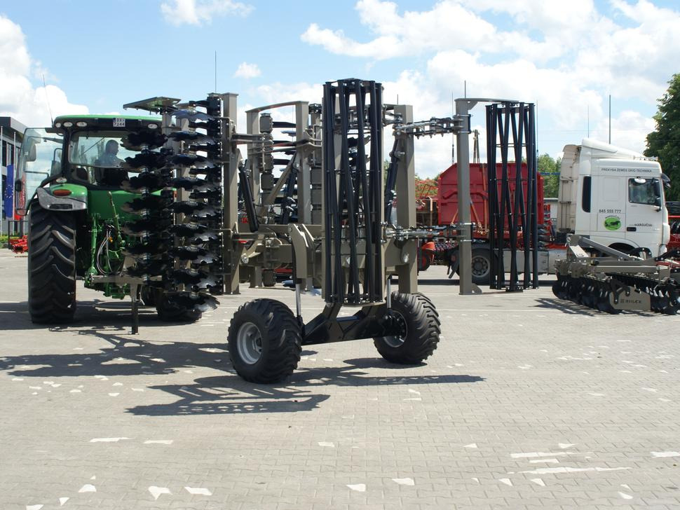 ROLEX Hydraulische Scheibenegge / Hydraulic discs harrow / Dechaumeur à disques / Erpice a dischi / Гидравлическая дисковая борона / Brona talerzowa hydraulicznie składana ciężka 4 m - Δισκοσβάρνα: φωτογραφία 4 ROLEX Hydraulische Scheibenegge / Hydraulic discs harrow / Dechaumeur à disques / Erpice a dischi / Гидравлическая дисковая борона / Brona talerzowa hydraulicznie składana ciężka 4 m - Δισκοσβάρνα: φωτογραφία 4