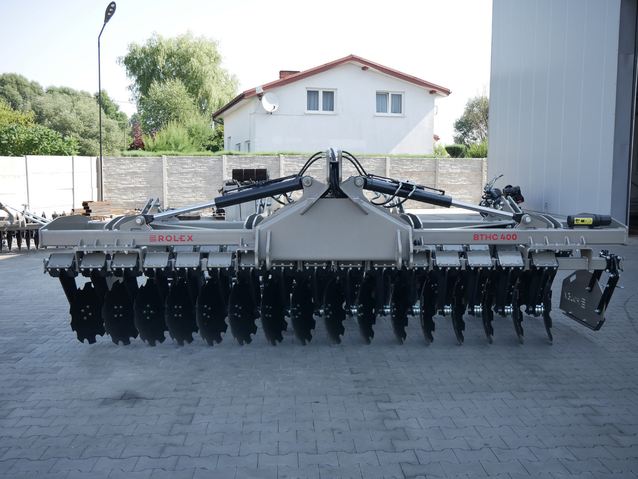ROLEX Hydraulische Scheibenegge / Hydraulic discs harrow / Dechaumeur à disques / Erpice a dischi / Гидравлическая дисковая борона тяжёлая / Brona talerzowa hydraulicznie składana ciężka 4 m - Δισκοσβάρνα: φωτογραφία 2 ROLEX Hydraulische Scheibenegge / Hydraulic discs harrow / Dechaumeur à disques / Erpice a dischi / Гидравлическая дисковая борона тяжёлая / Brona talerzowa hydraulicznie składana ciężka 4 m - Δισκοσβάρνα: φωτογραφία 2